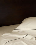 Drap plat en satin | Ivoire Bourdon Noir