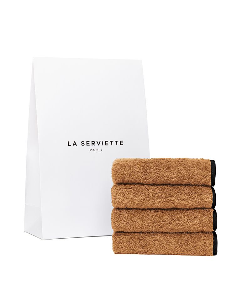 Set of 4 Face Wipes | Macchiato Black Border