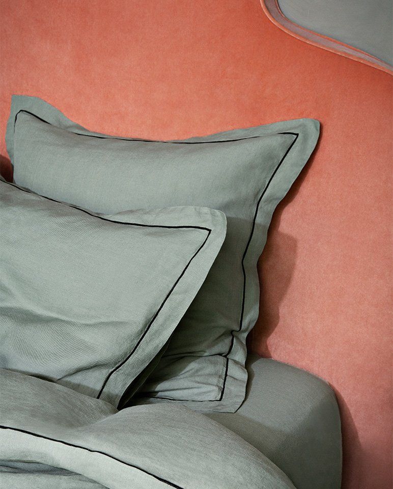 Paire de taies d'oreiller en lin |  Vert Sauge Bourdon Noir