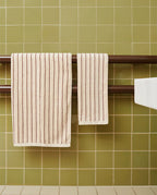 Serviette de bain à rayures | Beige Arbois / Chocolat