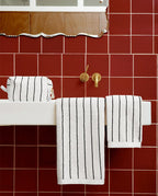 Serviette de bain à rayures | Blanc Lutèce / Noir