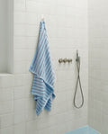 Serviette de bain à rayures | Bleu Égée / Bordeaux