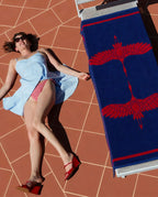Serviette de plage Héron 90x170 | Bleu Abysses / Rouge Athéna