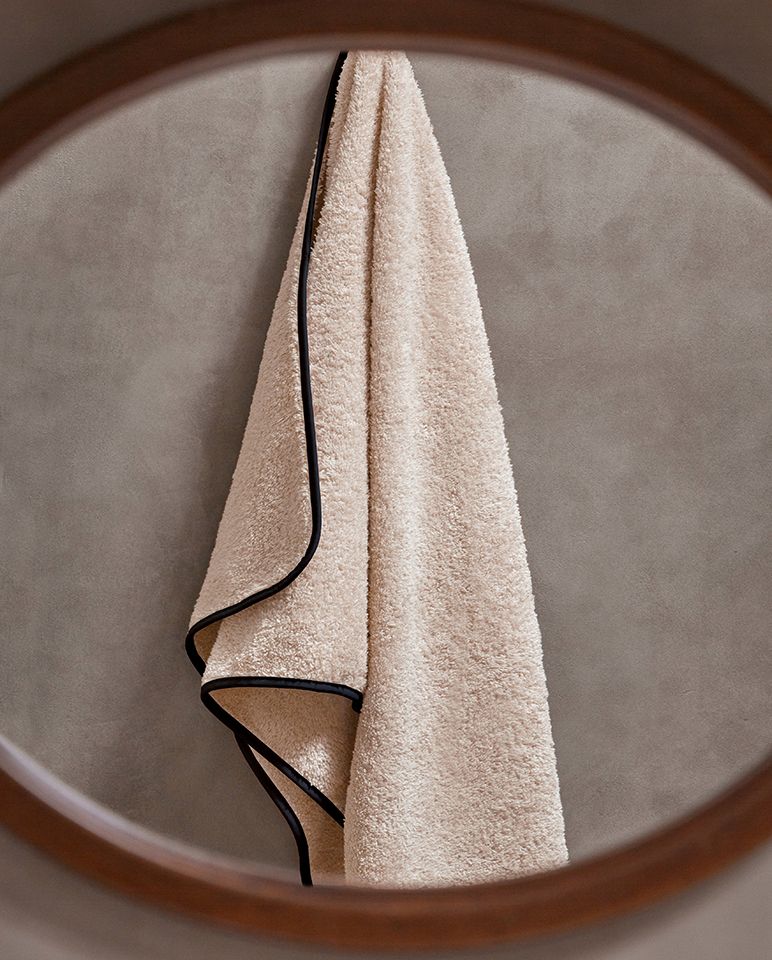 Serviette de toilette | Sable Liseré Noir