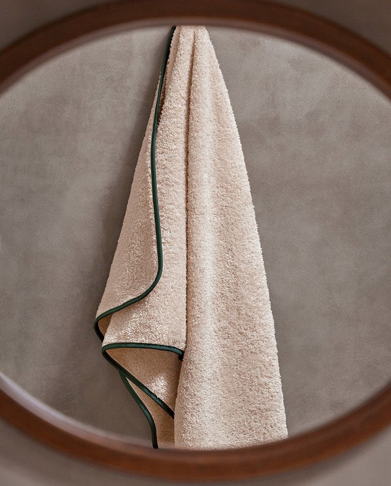 Serviette de toilette | Sable Liseré Vert Anglais