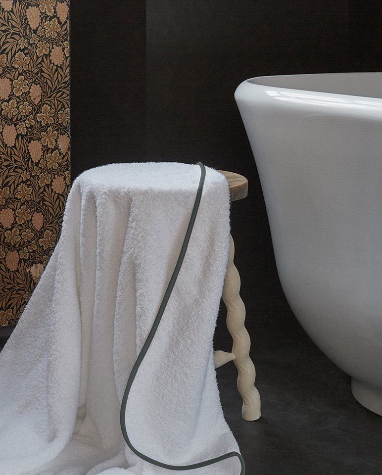 Bath towel | White Storm Gray Trim
