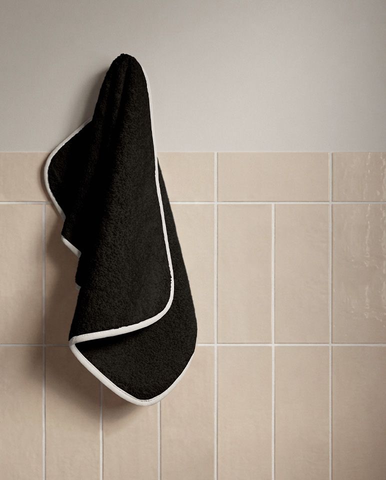 Paire de serviettes mains ou visage | Noir Liseré Blanc