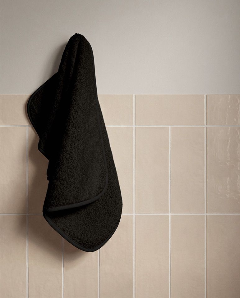 Paire de serviettes mains ou visage | Noir Liseré Noir