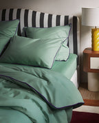 Paire de taies d'oreiller Percale de coton | Vert Lichen Liseré Violet Aubergine