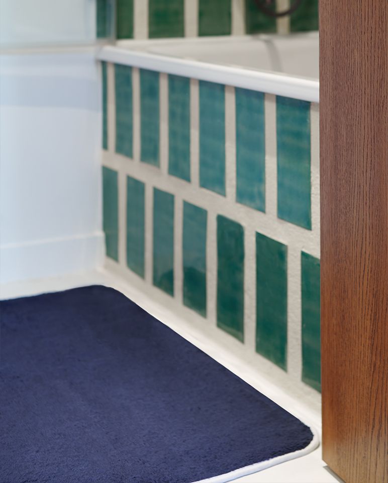 Tapis de bain | Bleu Nuit Liseré Blanc