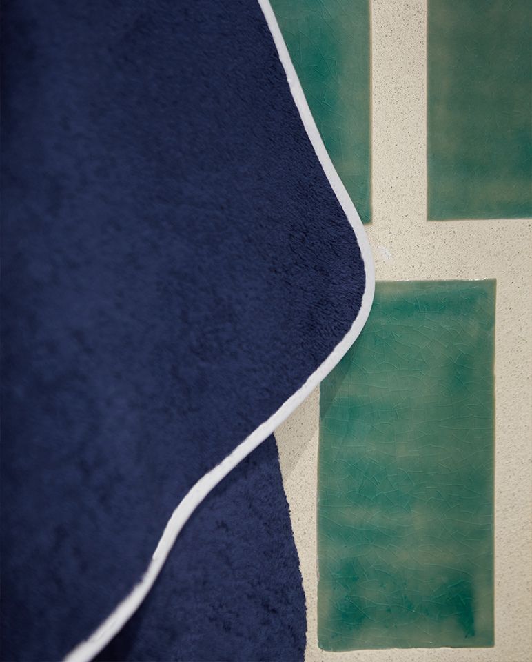 Tapis de bain | Bleu Nuit Liseré Blanc