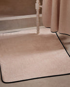 Tapis de bain | Rose Poudré Liseré Noir